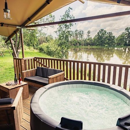 Tente Lodge Jacuzzi Privatif En Pleine Nature Thiel-sur-Acolin المظهر الخارجي الصورة