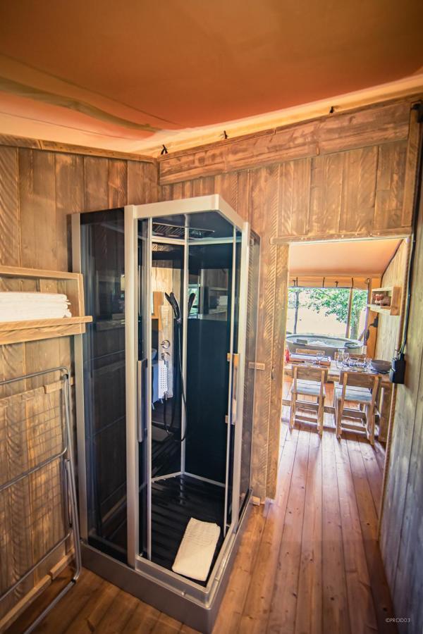 Tente Lodge Jacuzzi Privatif En Pleine Nature Thiel-sur-Acolin المظهر الخارجي الصورة