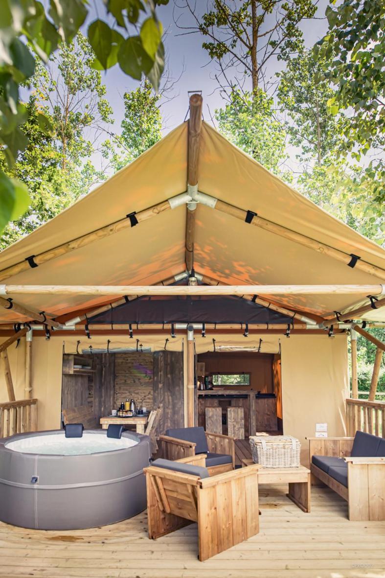 Tente Lodge Jacuzzi Privatif En Pleine Nature Thiel-sur-Acolin المظهر الخارجي الصورة