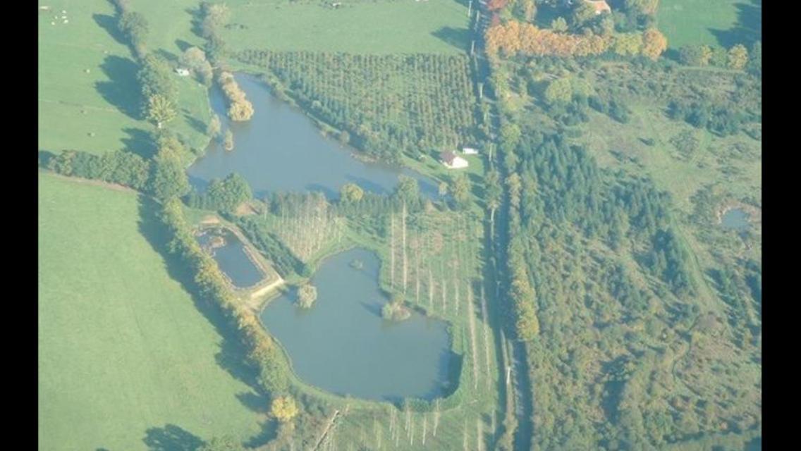 Tente Lodge Jacuzzi Privatif En Pleine Nature Thiel-sur-Acolin المظهر الخارجي الصورة
