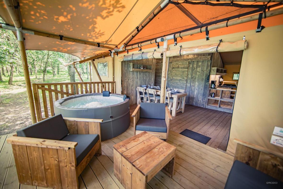 Tente Lodge Jacuzzi Privatif En Pleine Nature Thiel-sur-Acolin المظهر الخارجي الصورة
