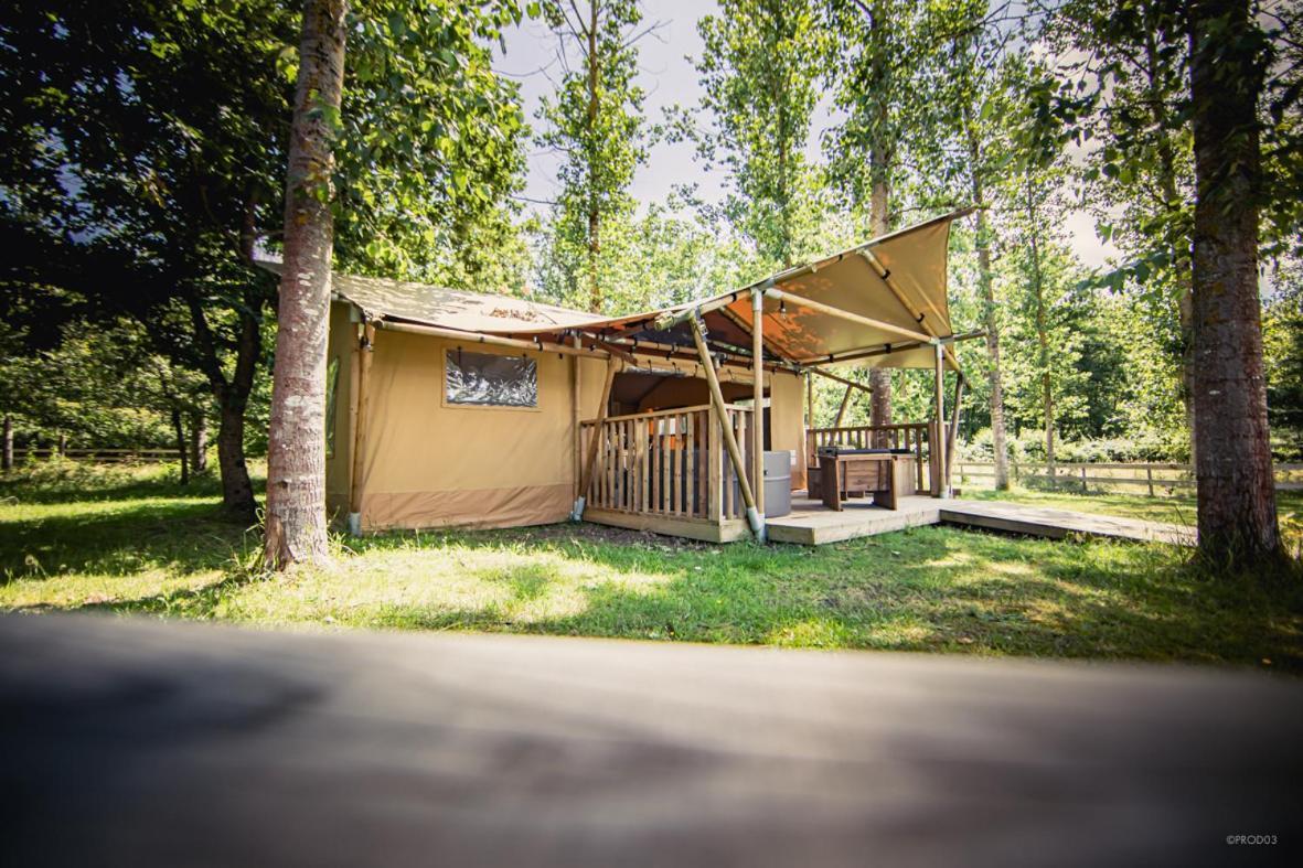 Tente Lodge Jacuzzi Privatif En Pleine Nature Thiel-sur-Acolin المظهر الخارجي الصورة