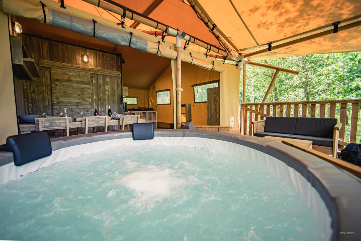 Tente Lodge Jacuzzi Privatif En Pleine Nature Thiel-sur-Acolin المظهر الخارجي الصورة